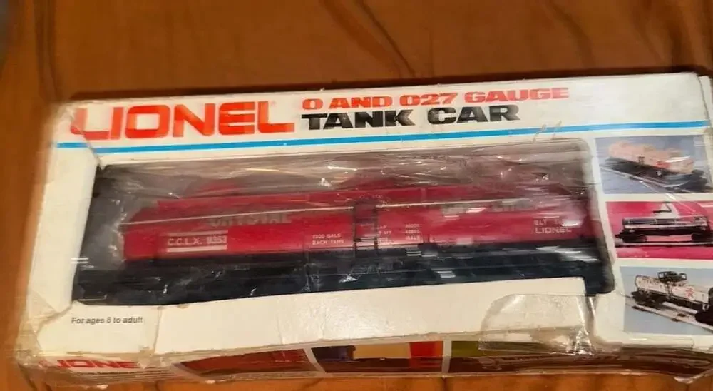 Lionel O and O27 Gauge Crystal 3-Dome Tank Car C.C.L.X. 9363